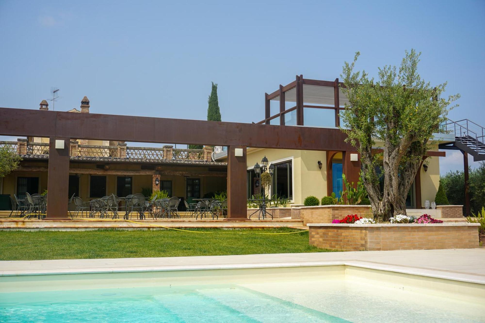 Agriturismo Casacchella มารีนา ดี ซีบารี ภายนอก รูปภาพ