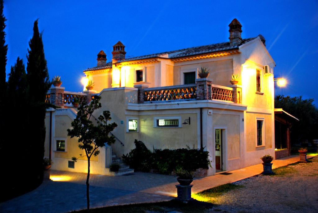 Agriturismo Casacchella มารีนา ดี ซีบารี ภายนอก รูปภาพ